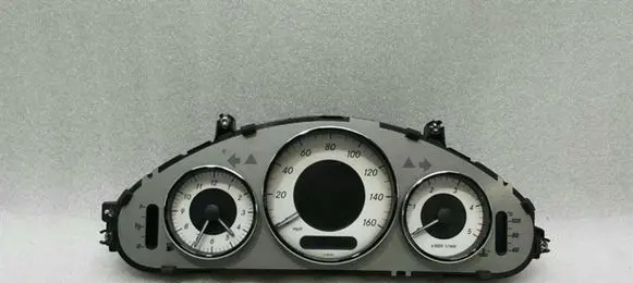 Mercedes-Benz CLS C219 Speedometer (instrument cluster) A2195401047