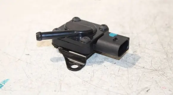 BMW 3 E90 E91 Exhaust gas pressure sensor 7808013