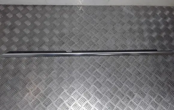 Mercedes-Benz ML W166 Front door glass trim molding A1667350465