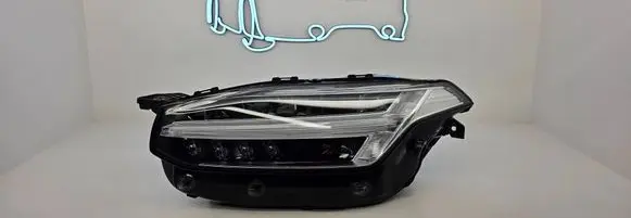 Volvo XC90 Headlight/headlamp 32420455
