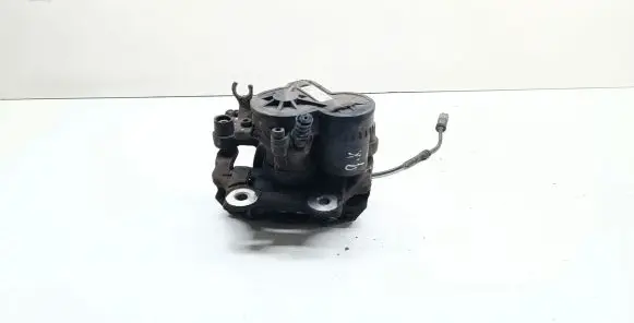 BMW 2 F46 Rear brake caliper 6798958