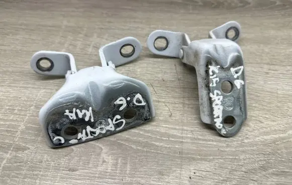 KIA Sportage Rear door hinge set A046057