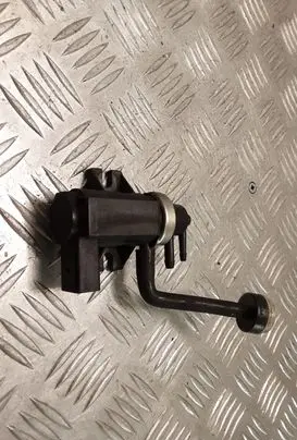 Volkswagen Touareg I Vacuum valve 1J0906627C