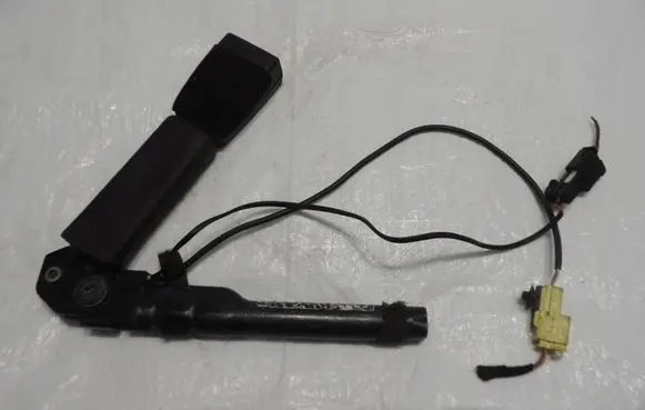Opel Meriva B Front seatbelt 13250516