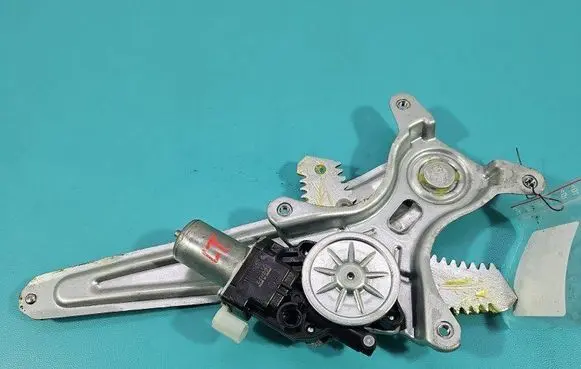Suzuki Vitara (LY) Rear door window regulator with motor 83560-61M00 IMPRK1499769