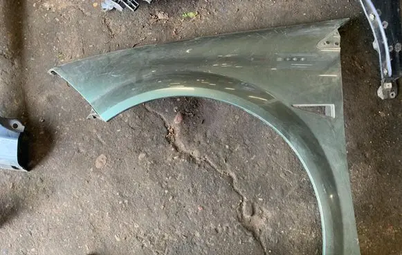 Renault Megane II Fender end trim 