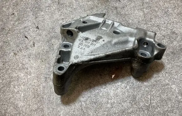 Skoda Octavia Mk4 Engine mounting bracket 05L199207