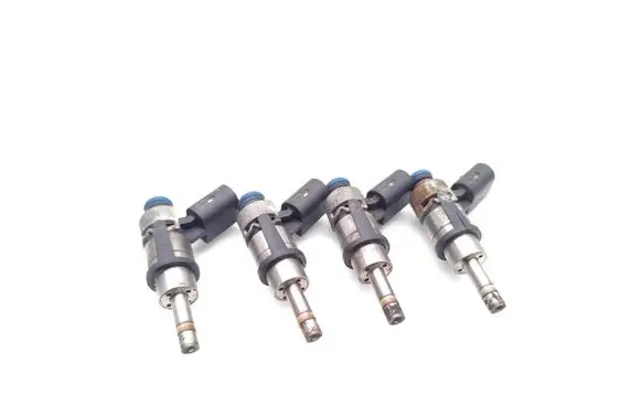 Volkswagen Golf V Fuel injectors set 06D133036D