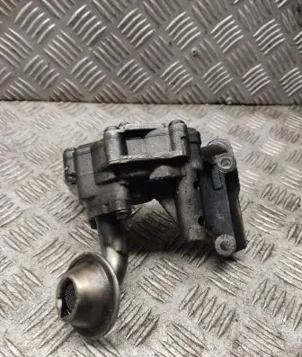 Volkswagen Golf IV Oil pump 06a115105