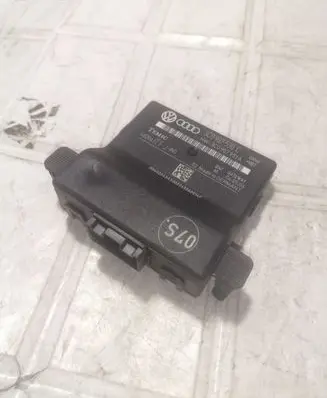 Volkswagen PASSAT B6 Gateway control module 3C0907530C 3C0907951A