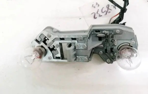 Volvo C30 Tail light bulb cover holder
