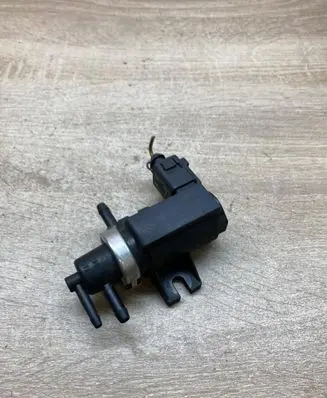 Volkswagen Golf VI Vacuum valve 1J0906627