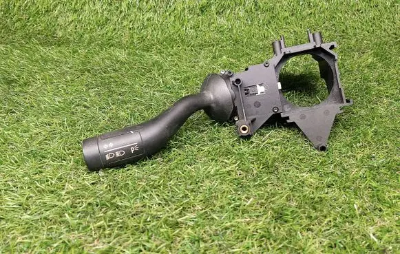 Volkswagen Touareg I Indicator stalk 3D0953513
