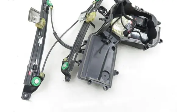 Seat Leon (1P) Front door window regulator with motor 1P0837402E
