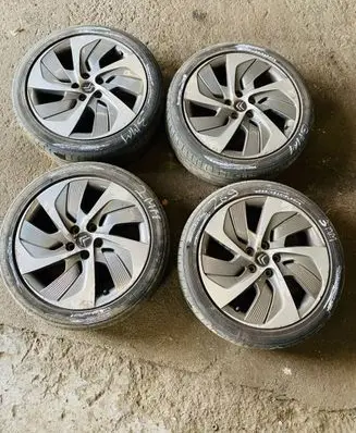 Citroen C4 Aircross R18 alloy rim 9677090577