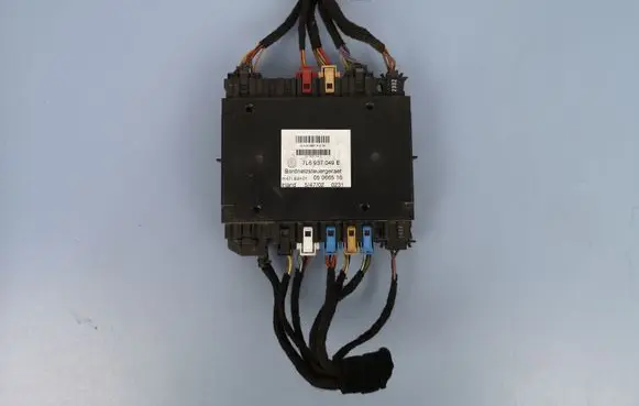 Volkswagen Touareg I Comfort/convenience module 7L6937049E 05066516