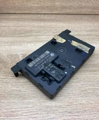 Mercedes-Benz C W203 Door control unit/module 2038206426 351320