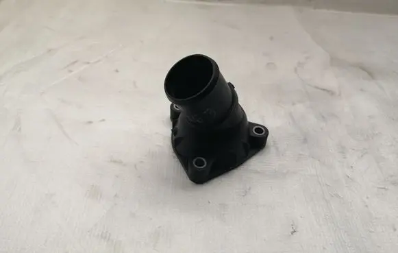 Toyota Corolla Verso AR10 Thermostat housing 163210R011