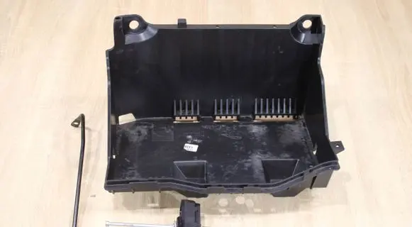 Battery tray