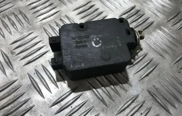 BMW 3 E36 Central locking motor 836014
