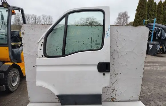 Iveco Daily 5th gen Front door