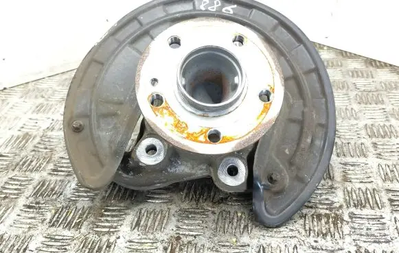 Mercedes-Benz EQA Rear wheel hub
