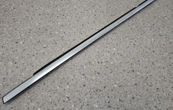 Mercedes-Benz GL X164 Rear door glass trim molding A1646906980 1646906980