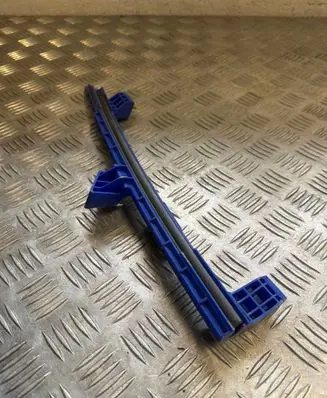 KIA EV6 Rear door windshield rail 83560CV000