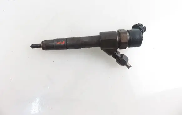 Volvo S40, V40 Fuel injector 7700111014 0445110021