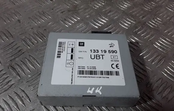 Opel Insignia A Antenna control unit 13319590