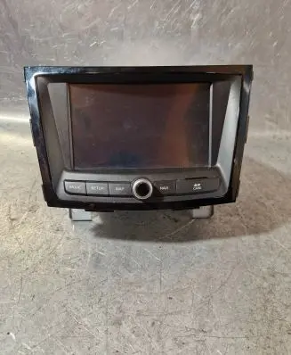 SsangYong Tivoli Radio/CD/DVD/GPS head unit 8920035040 DGU7T45X100A 10R041696