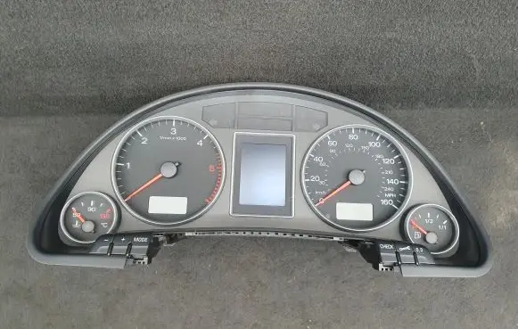 Audi A4 S4 B7 8E 8H Speedometer (instrument cluster) 8E0920951E RB8