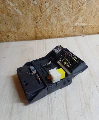 Renault Megane I Fuse module 8200029342B S108502610