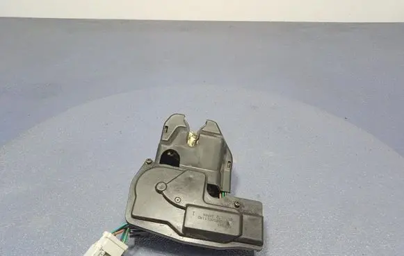 Tailgate/trunk/boot lock/catch/latch