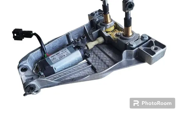 Mercedes-Benz E W211 Steering column adjust motor A2205400288