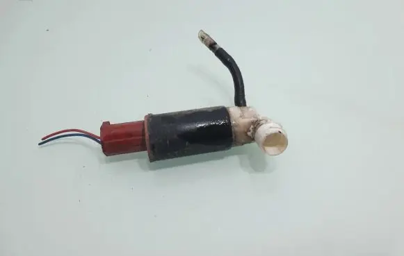 Toyota Corolla Verso AR10 Windscreen/windshield washer pump
