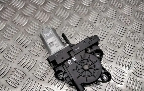 Volvo V70 Front door window regulator motor 970713102 160519