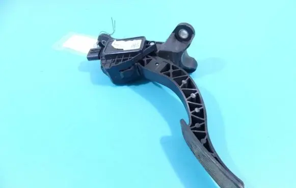 Hyundai i30 Accelerator throttle pedal 32700-G4200 IMPRK1353607