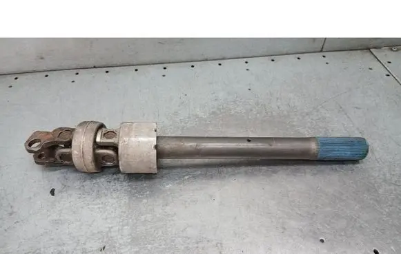 Volkswagen PASSAT B5 Rear prop shaft donut coupling/joint