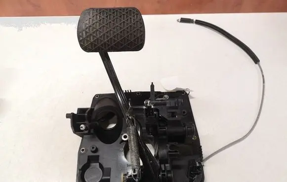 Mercedes-Benz A W168 Brake pedal A16882900801 A1682900249
