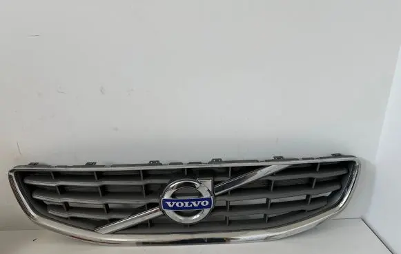 Volvo XC90 Front bumper upper radiator grill 31336492