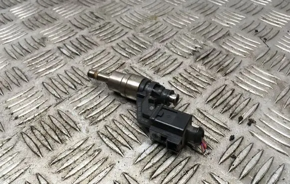 Volkswagen Golf V Fuel injector 03C906036A 0261500016