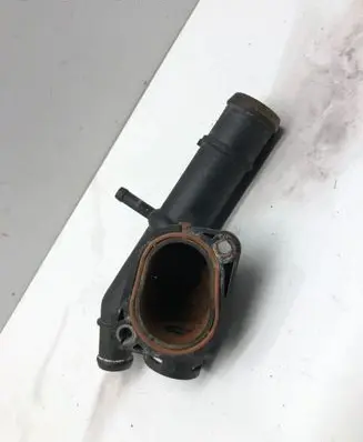 Volkswagen PASSAT B6 Thermostat/thermostat housing 03L121132