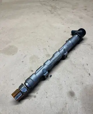 Volkswagen Polo V 6R Fuel main line pipe 057130764AB 37911137 0281006075