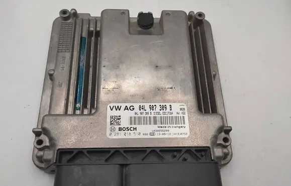 Volkswagen Golf VII Engine control unit/module 04L907309B 0281018510