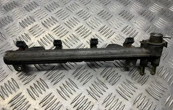 Volkswagen Golf IV Fuel main line pipe 036133319