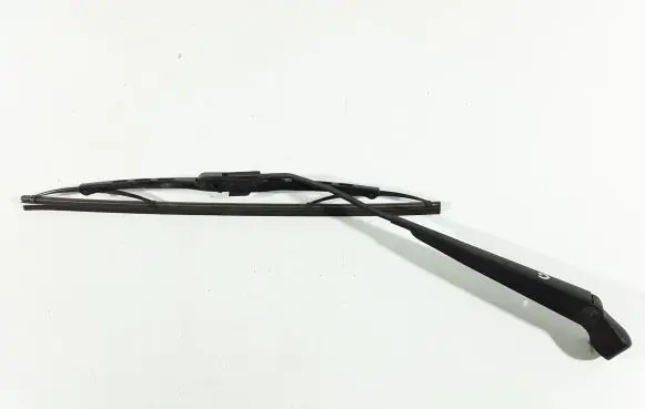 Suzuki XL7 I Rear wiper blade arm YH4