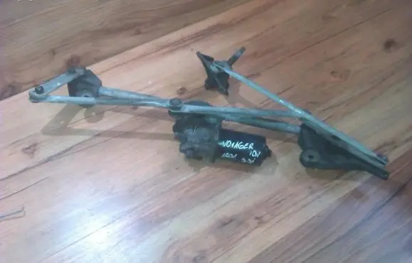 Chrysler Voyager Front wiper linkage and motor