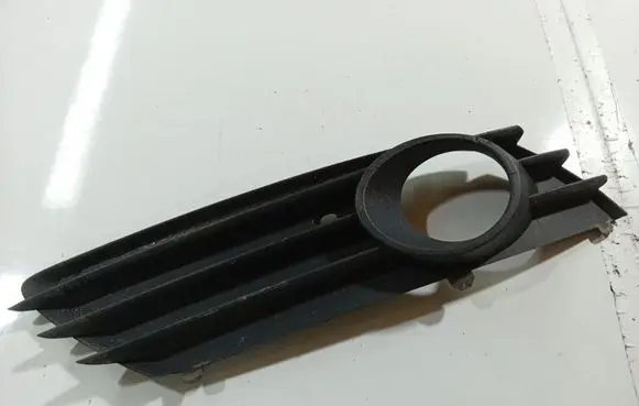 Opel Astra H Front bumper lower grill 13126026