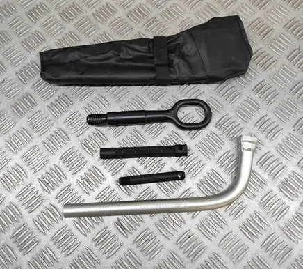 Audi A5 Tool set 8N0012219 8K0805615